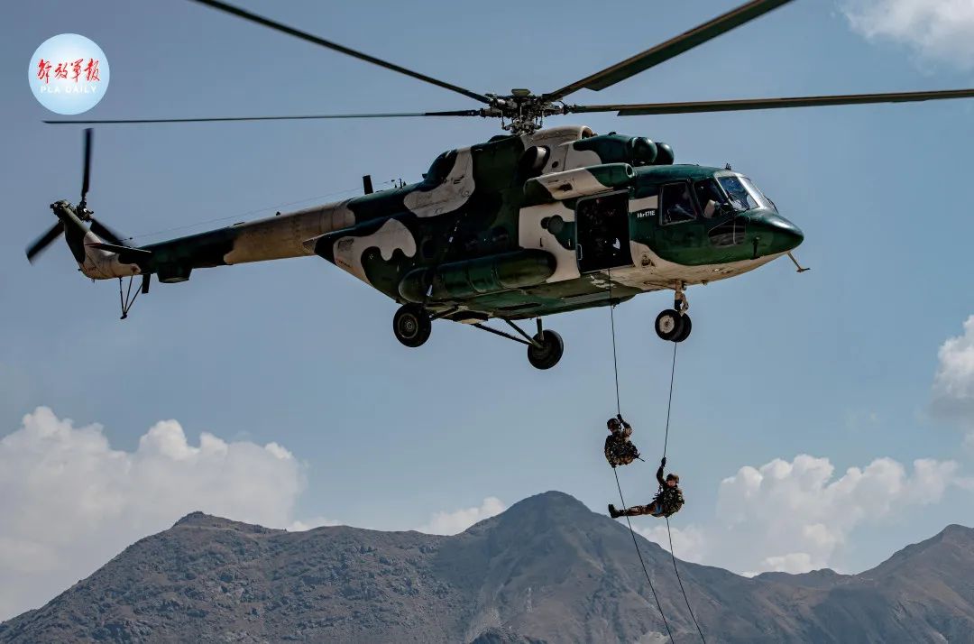 阿帕奇武装直升机怎么拼装_阿帕奇武装直升机游戏_阿帕奇武装直升机单机版