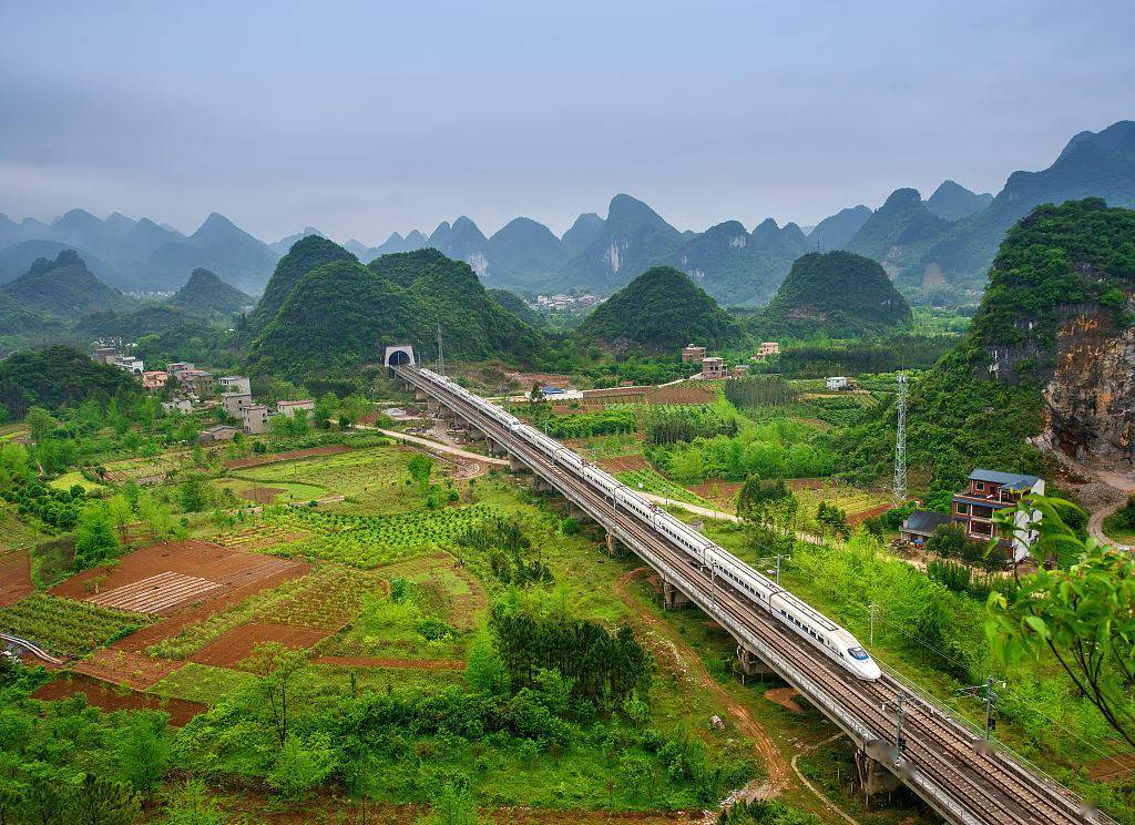 昆明至北京列车_昆明至北京铁路多少公里_和谐号北京到昆明
