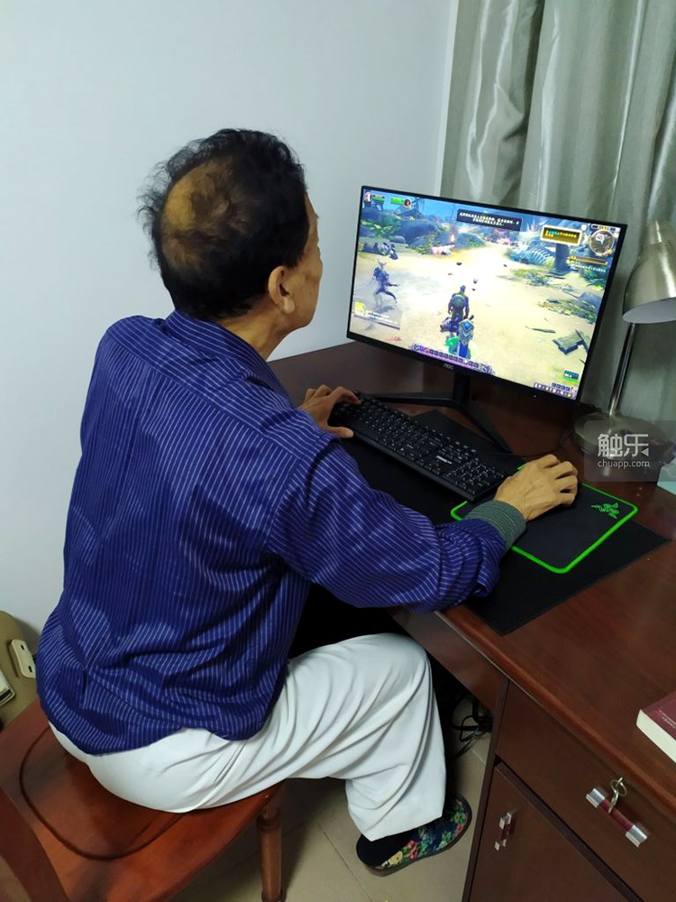新品手机游戏_新买的手机玩一把游戏很热_最近新游戏手机
