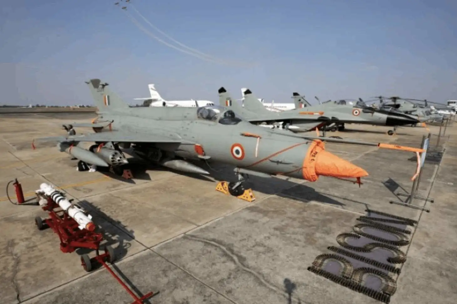 印度空军模拟器修改版无限金币_印度空军手机游戏_印度空军模拟器过关攻略