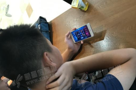 喜欢玩手机游戏_玩手机游戏的人特点_玩手机游戏的优点